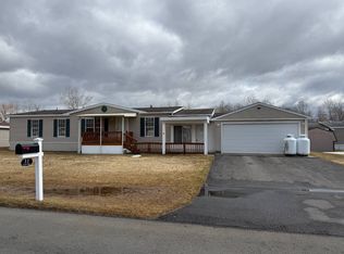 11 Leto Ln, Johnstown, NY 12095