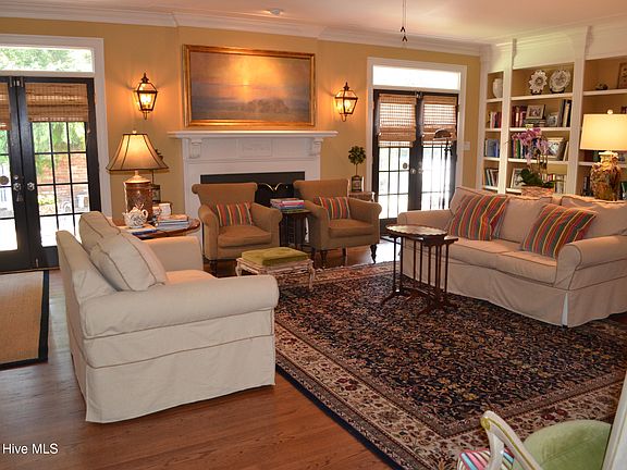 3rd image of 135 Blue Road