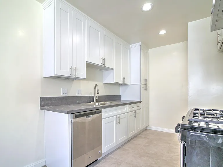 1831 Ramona Ave #2 — Photo 5