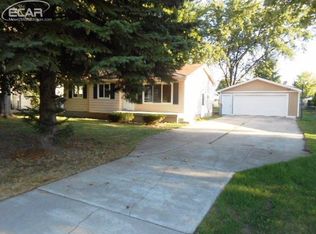 6089 E Maple Ave, Grand Blanc, MI 48439
