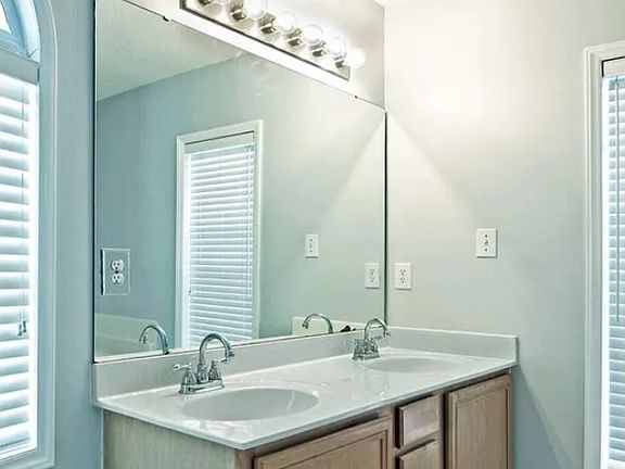 5th image of 404 Park York Ln