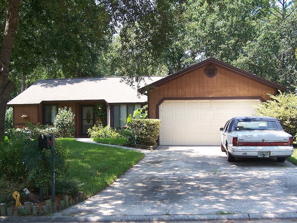 8104 Honeysuckle Lane
