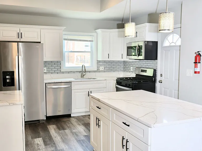 715 Somerset Pl NW — Photo 11