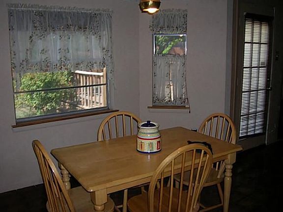 5th image of 7117 Meadow Park Dr N