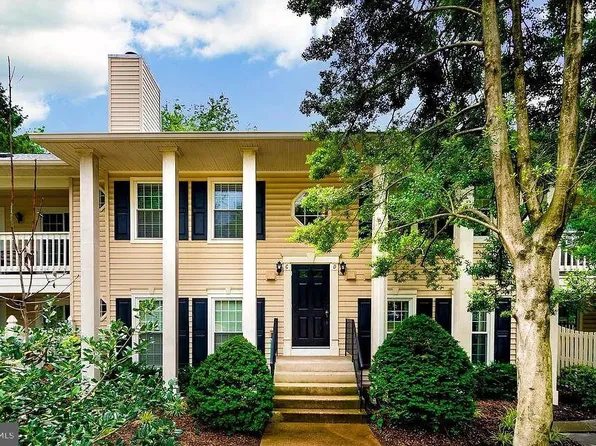 10194 Ashbrooke Ct #119, Oakton, VA 22124