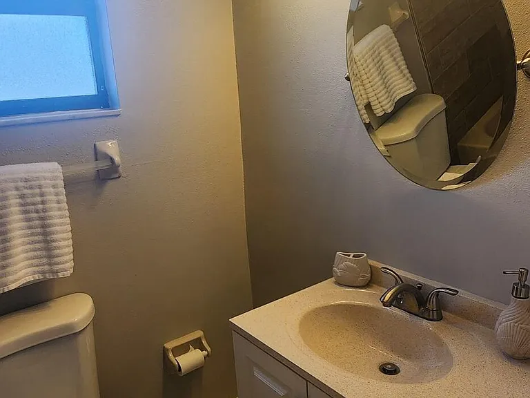 8208 Presidential Ct — Photo 30