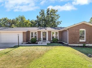 1124 Briarhurst Dr, Manchester, MO 63021
