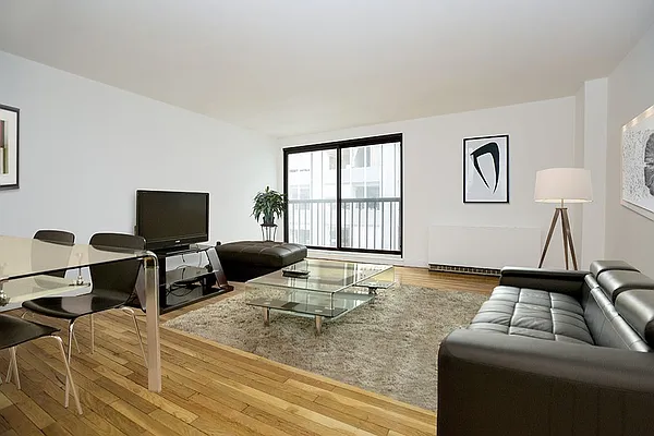 Rented by REAL New York | media 8