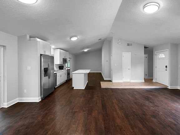 4th image of 5164 Chesapeake Ave #5