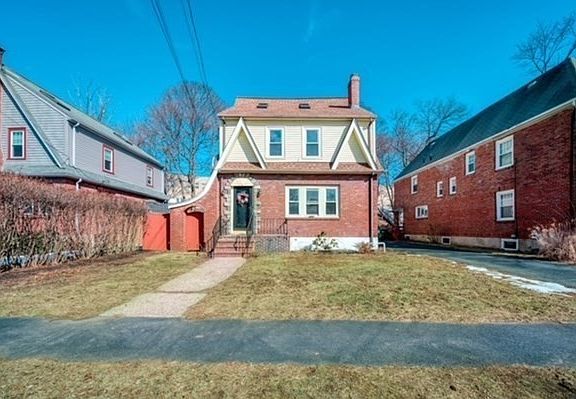 3rd image of 9 Essex St