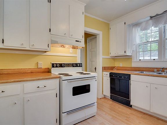 5th image of 1705 King Woods Dr
