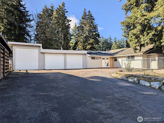3rd image of 6922 124th Street E