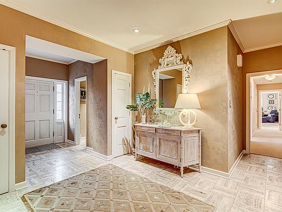 3rd image of 8005 Meridian Hills Ln