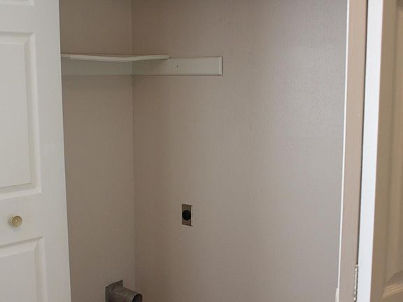 4th image of 15 Harmony Landing Ct #B