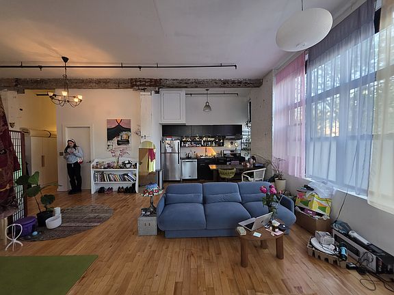 5th image of 467 Troutman St #1C