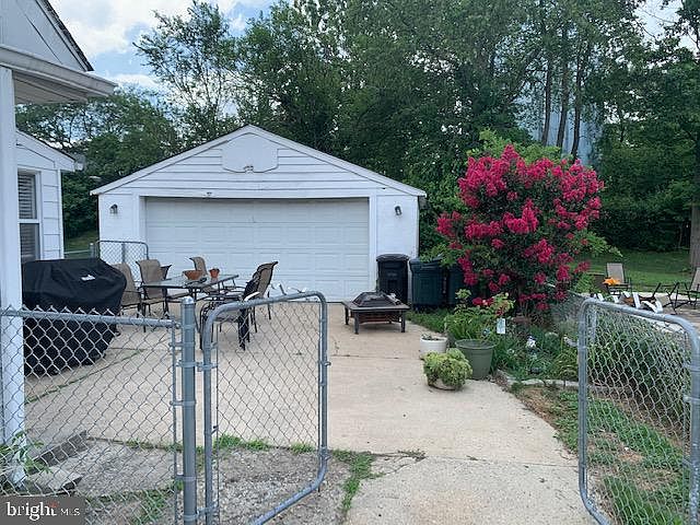 2nd image of 468 Bucknell Ave