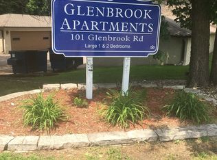 101 Glenbrook Rd N APT 12, Wayzata, MN 55391