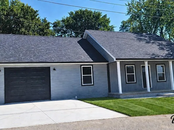 406 S 16th St, Petersburg, IN 47567