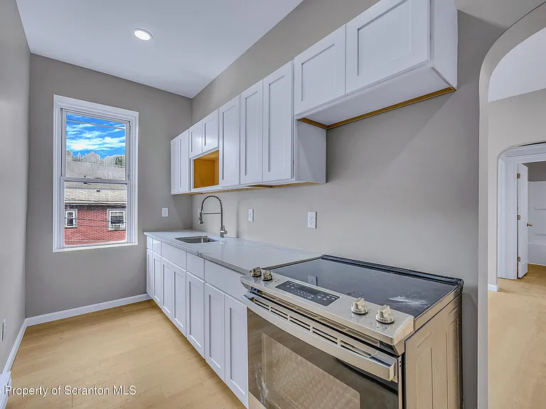 380 Scott St #4 — Photo 7