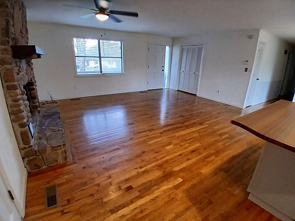2nd image of 226 Hillview Dr NW