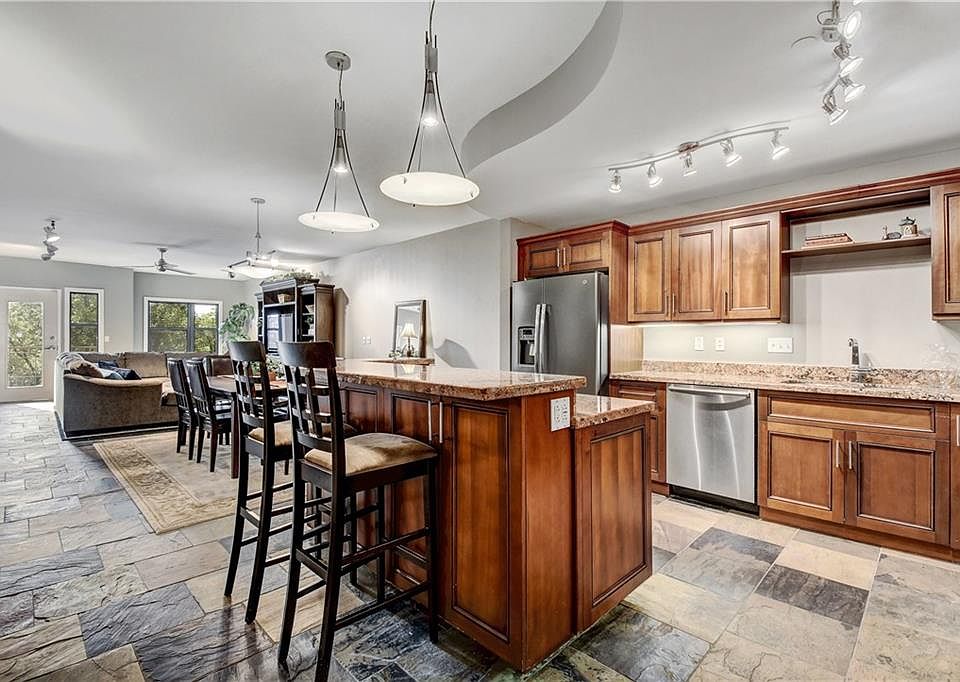 2nd image of 1812 West Ave Suite 301