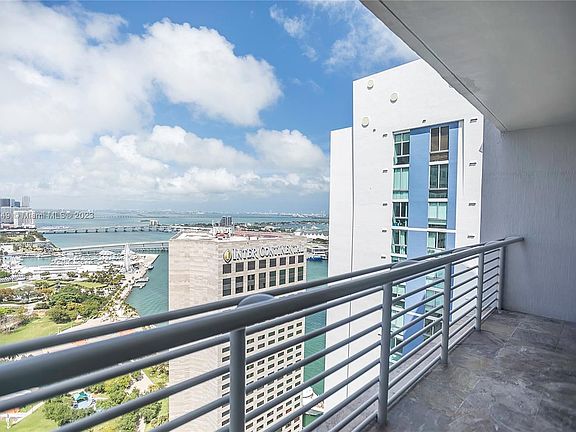 2nd image of 325 Biscayne Blvd #4224