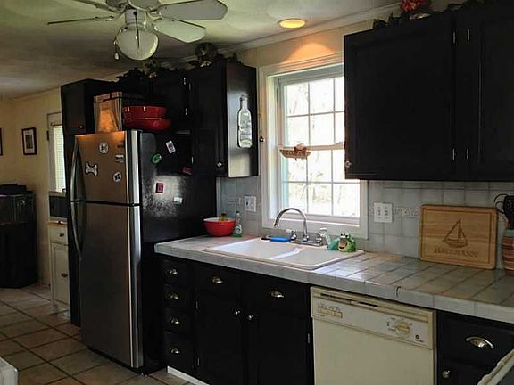 3rd image of 39 Franca Dr