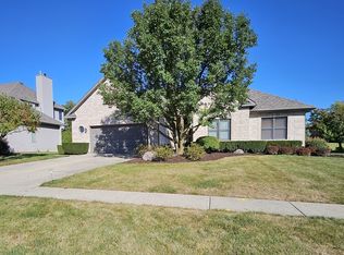 599 Ridgewood Dr, Antioch, IL 60002