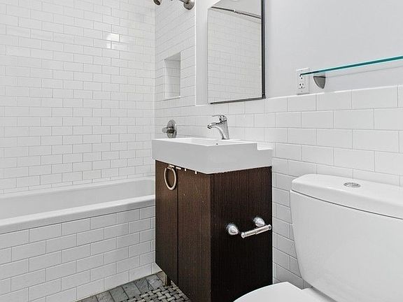5th image of 54 Orange St APT 2C