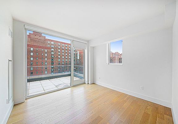 5th image of 510 E 14th St #622