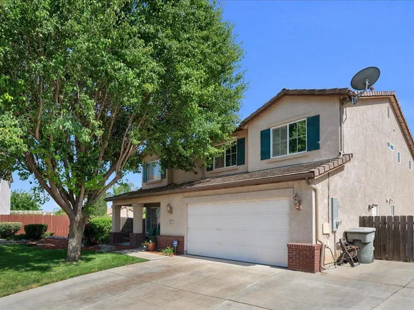 2023 W Picadilly Ln, Hanford, CA 93230