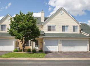 532 Aqua Cir, Lino Lakes, MN 55014