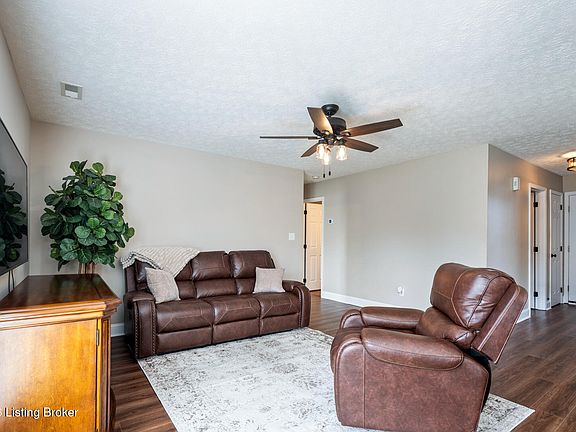 3rd image of 173 Bluebill Ct