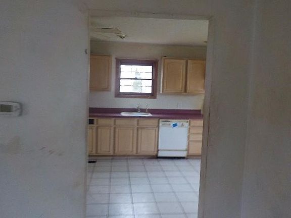3rd image of 1208 W 8th St