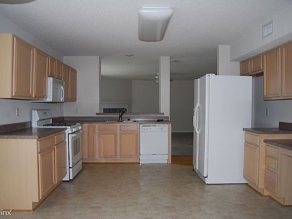 4th image of 11184 Riverbend Dr