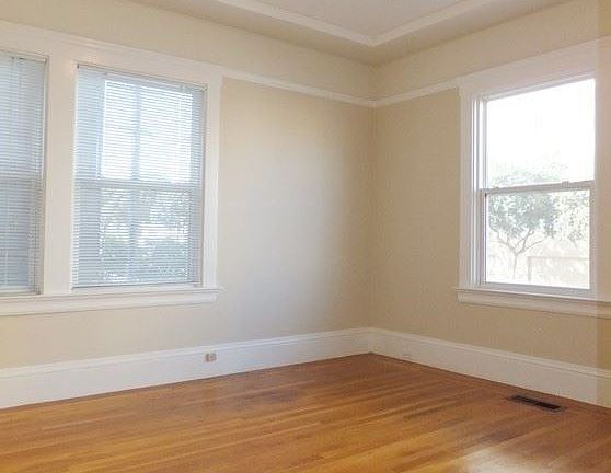 5th image of 2755 Clement St #408
