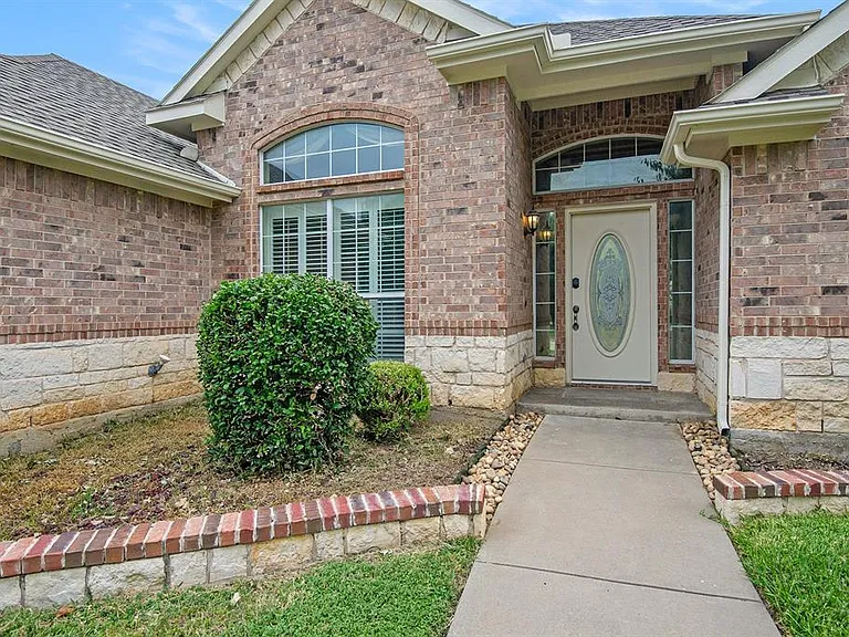 6925 Katherine Ct — Photo 4