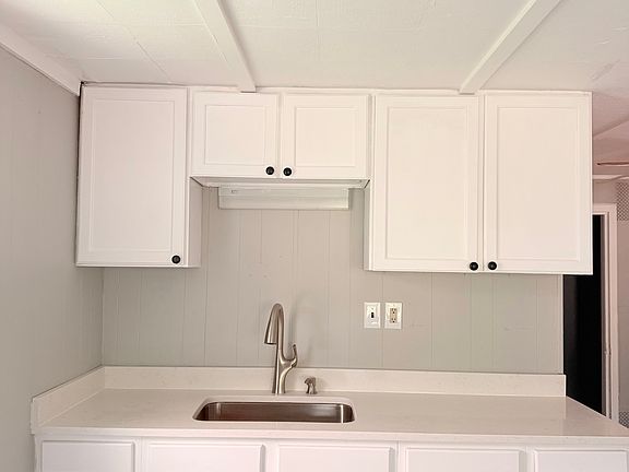 3rd image of 129 Hanover St #1
