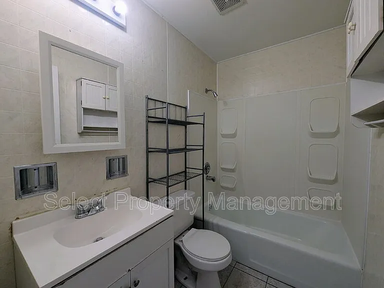 5425 Webster St — Photo 8