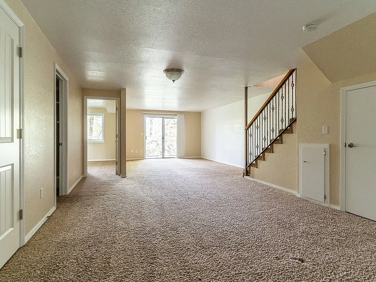 340 Denver St NE — Photo 28