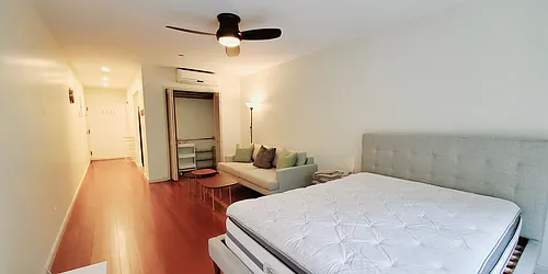 Rented by R New York