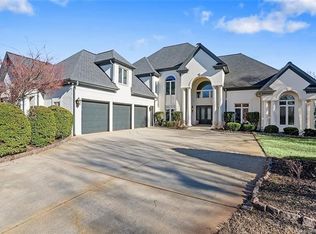 18226 Mainsail Pointe Dr, Cornelius, NC 28031