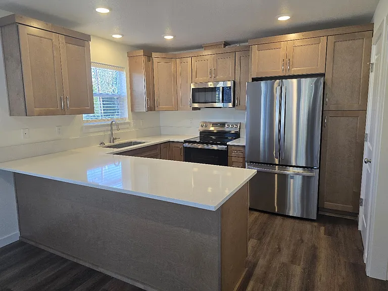 236 SE Main St — Photo 5