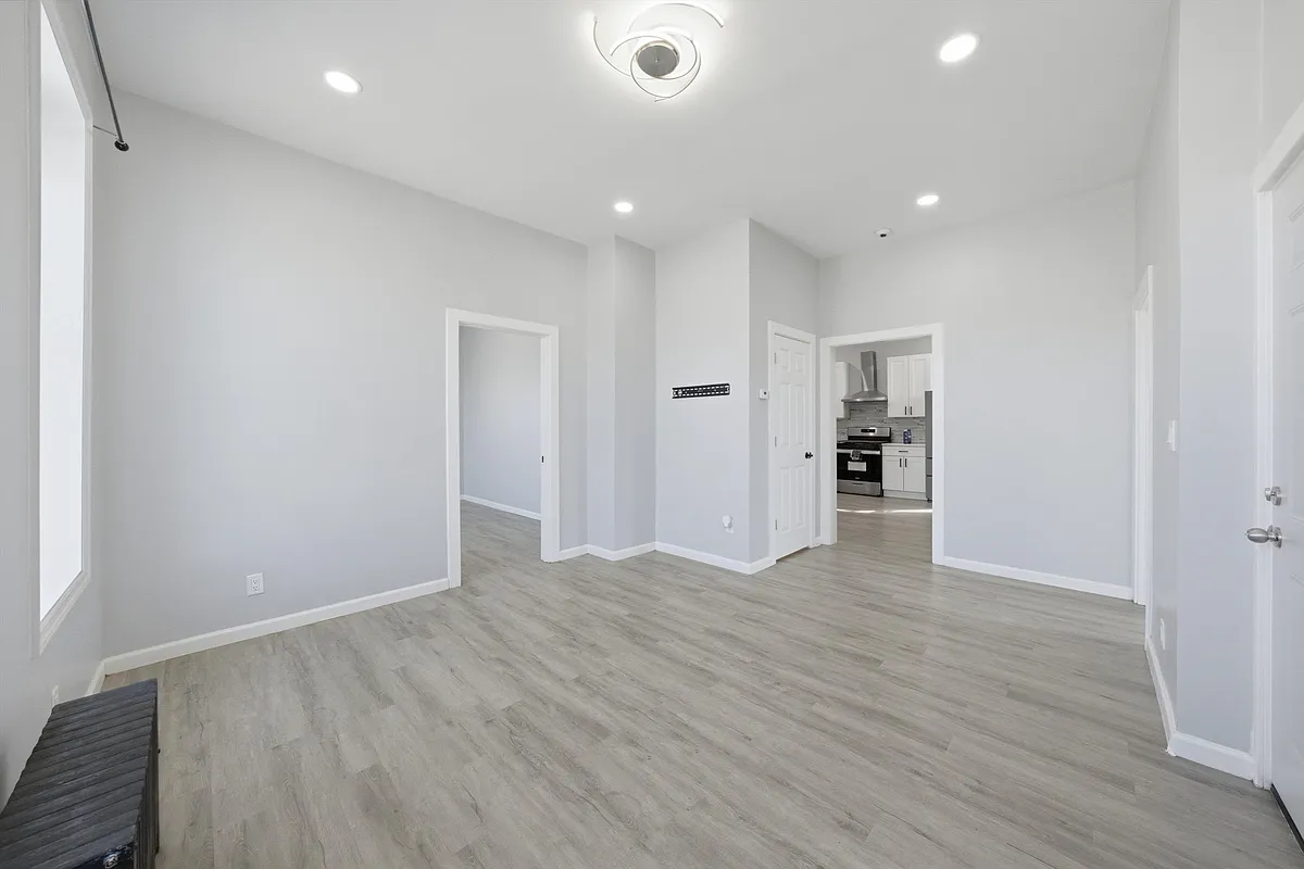 Building Photo - 4317 W 13th St #2