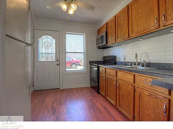 3rd image of 2508 Lyons Ave