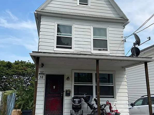 38 Farley Ln, Wilkes Barre, PA 18702