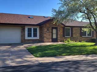 1814 E 38th Street Ct #6D, Davenport, IA 52807
