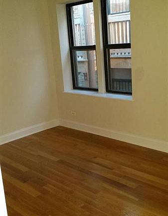2nd image of 6324 S Kimbark Ave #P-5