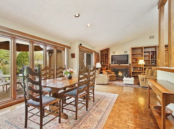 5th image of 279 Eaton St