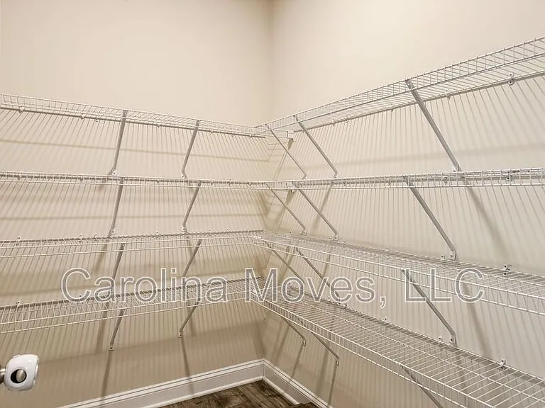 400 Raleighwood Ln — Photo 9